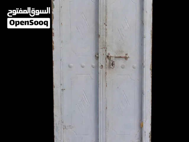 باب قديم أبواب قديمه