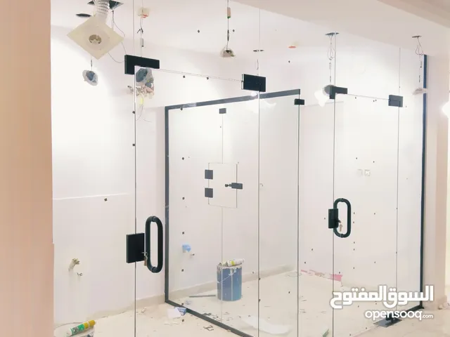 توريدوتركيب وصيانه الزجاج السكريت والالمنيوم.