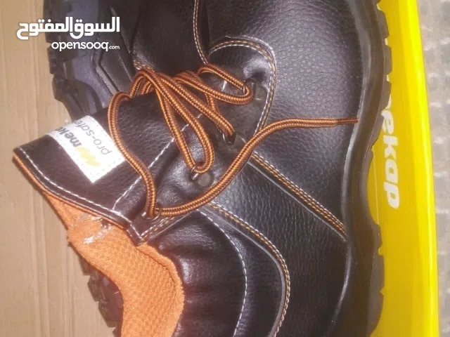حذاء عمل للبيع