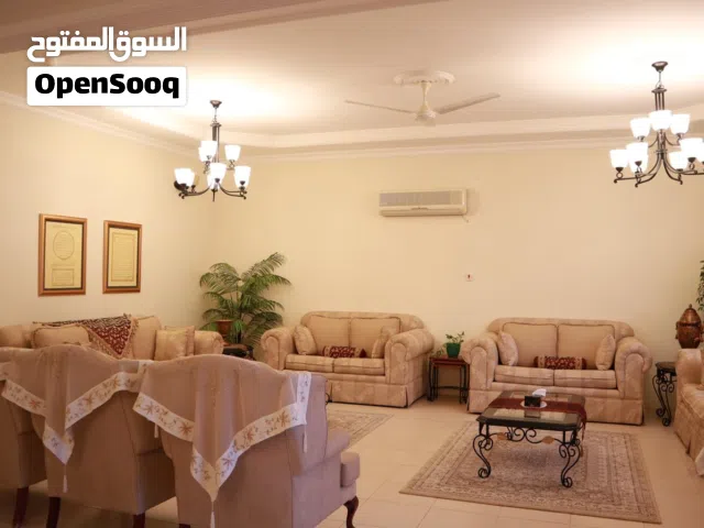 395 m2 5 Bedrooms Villa for Sale in Muharraq Busaiteen