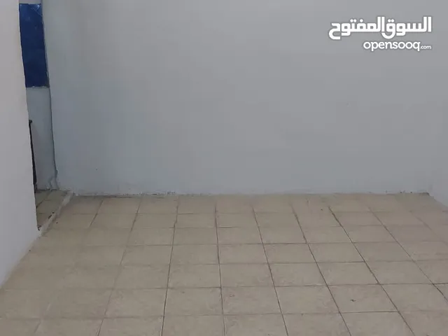  Large studio rooms for rent with kitchen With parking ايجار غرف استديو كبار مع موقف سياره