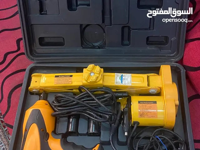 للبيع طقم رفع سياره وفك تواير