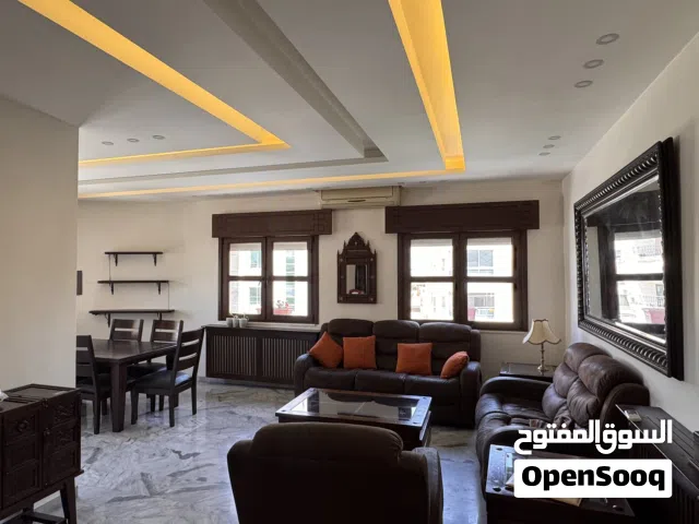شقة مجددة مقابل مجمع الحسين للاعمال