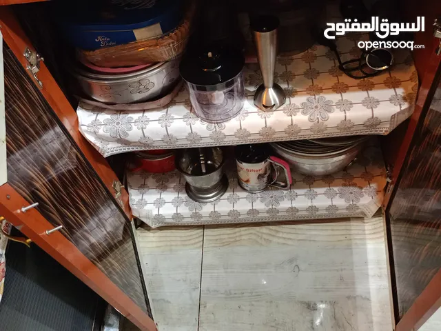 مطبخ 190 متر بي مطبقيه استعمال خفيف بحاله جيده جدا