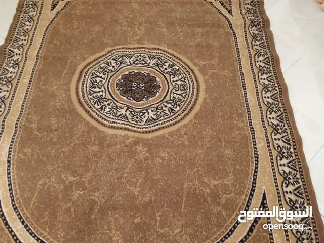 سجاد للبيع مستعمل نضيف بحالة ممتازة