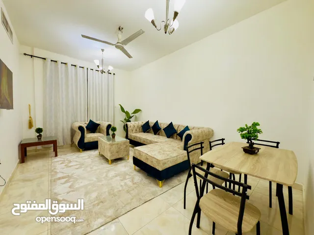 z9 غرفتين وصاله مفروش مفروش بالروضه 3-شارع السلام بجوار افري دي مول موقع مميز جدا شارع رئيسي