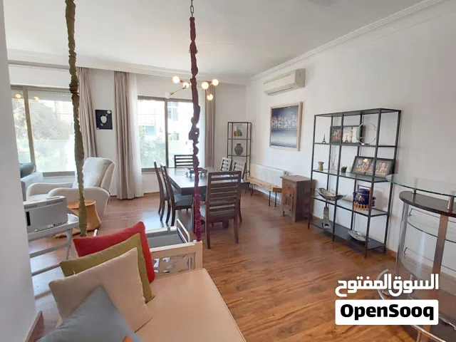 الشميساني شقة مفروشة فخمة للايجار مكونه من 3 نوم للإيجار السنوي