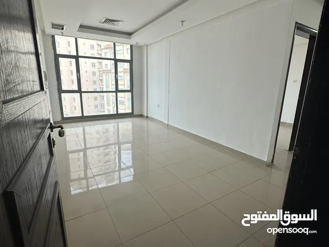 شقة للإيجار بالمنقف ( أطلاله بحريه )