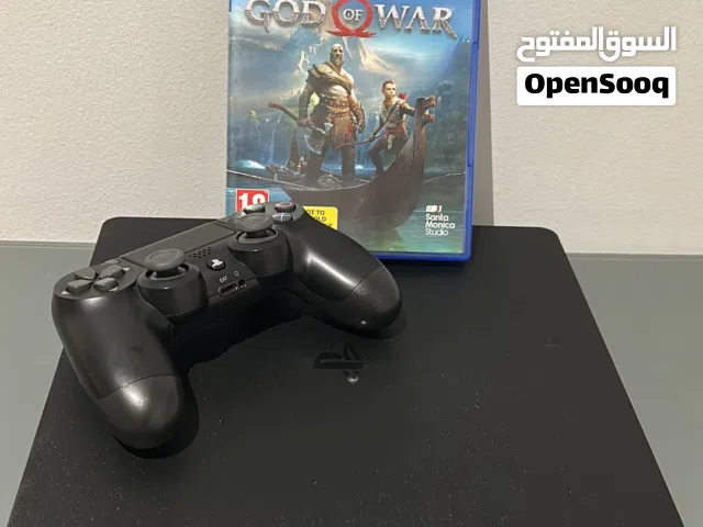Playstation4 in a good condition استعمال بسيط + لعبة god of war