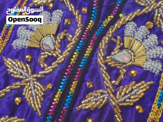 اقمشة وشق للبس عماني للبيع..