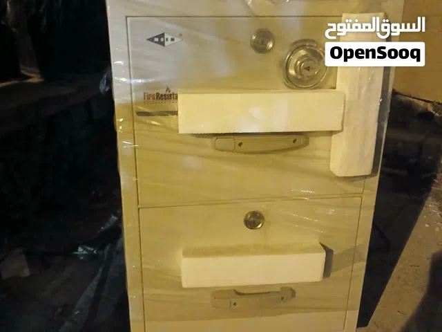 شب أمريكي  الصنع جديد بكرتونته  عدد 2 جرار وزن 200 كيلو ارتفاع 80 سم عرض 50 عمق 90 السعر 200 دينار
