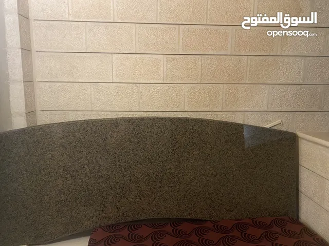 رخامة مطبخ شبه جديدة