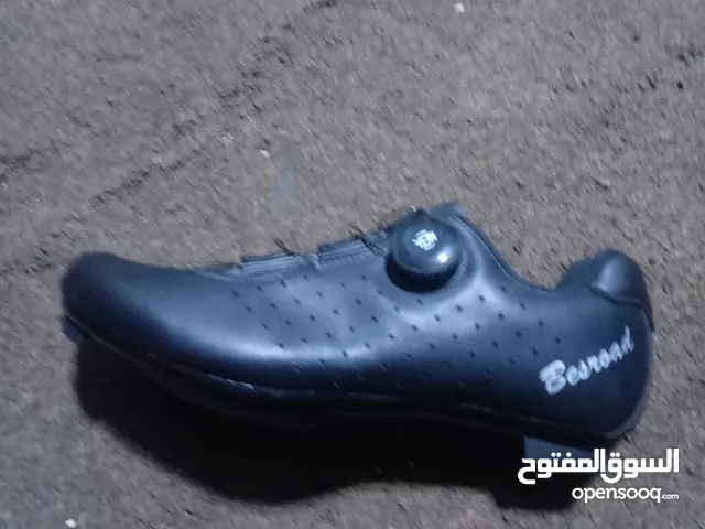 38 Sport Shoes in Zarqa