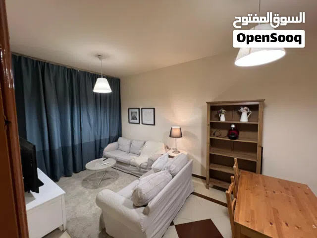 z9 غرفتين وصالة شهري مفروش بالنخيل خلف سوق الذهب قريب من كورنيش عجمان