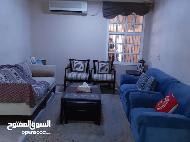 400m2 5 Bedrooms Townhouse for Sale in Central Governorate Isa Town
