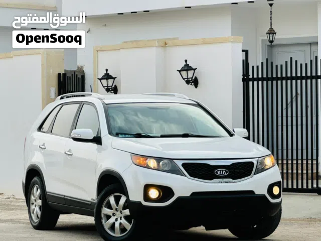 كيا سورينتو 2012 لون ابيض تلات صفات محرك 35 العادي