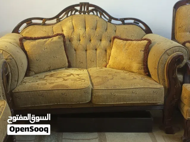 طقم كنب وكورنر وبوفيه سفره نظاف جدآ للبيع