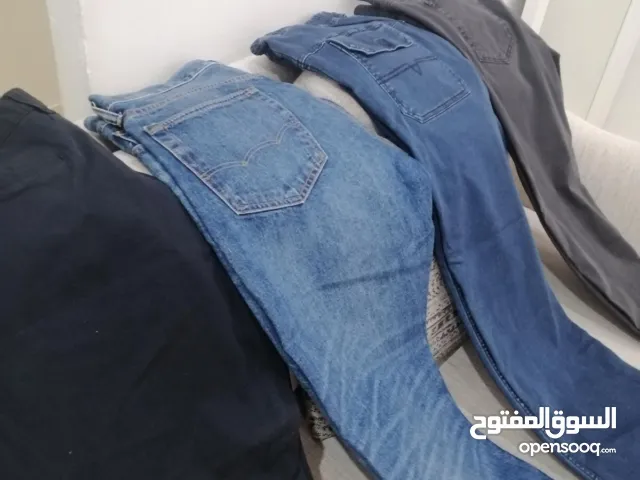 للبيع بنطلونات جنز رجالية