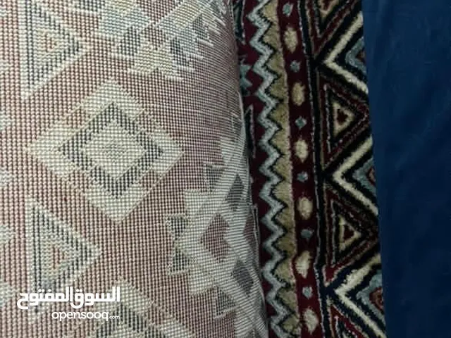 سجادة بحالة جيدة جدا