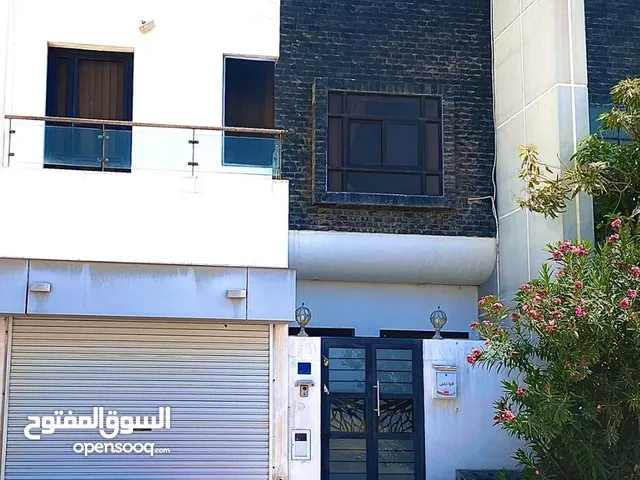 200 m2 4 Bedrooms Apartments for Sale in Southern Governorate Riffa