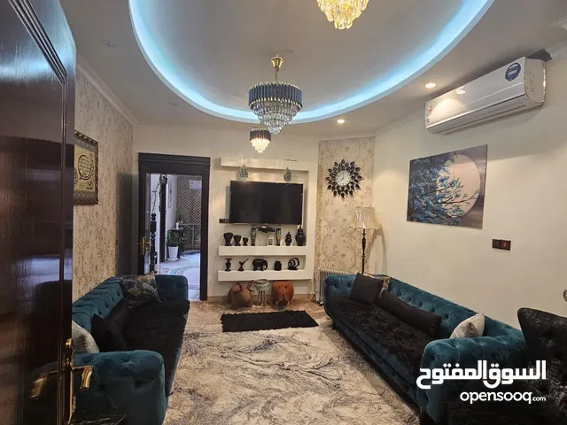 300m2 5 Bedrooms Townhouse for Sale in Basra Other
