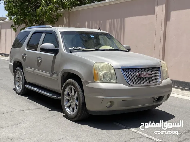 GMC Yukon Denali 2011