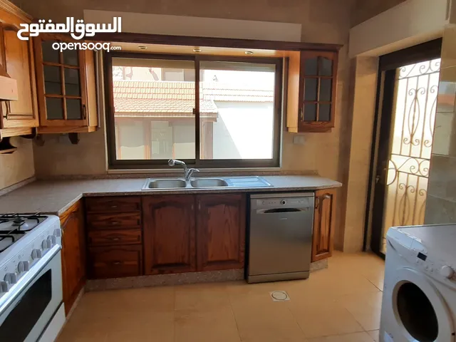 شقة غير مفروشة للإيجار 180م2 ( Property 12605 )-175107242