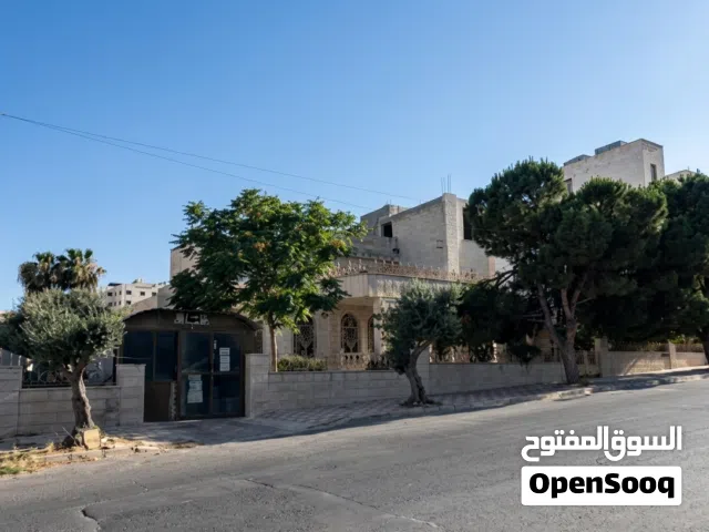 281 m2 More than 6 bedrooms Villa for Sale in Amman Abu Alanda