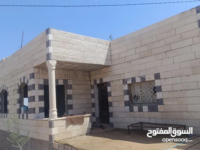 170m2 4 Bedrooms Townhouse for Sale in Mafraq Al Mazzeh