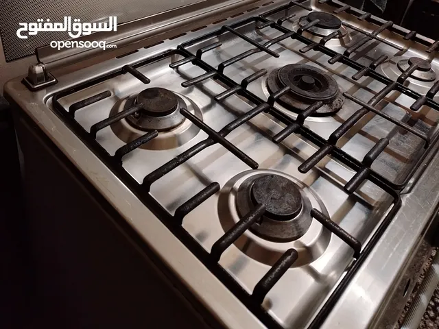 غسالة سامسونج 7 كيلو وغاز اودول تركي 5 عيون للبيع بحالة ممتازة