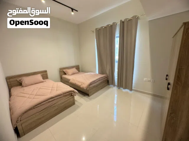 للإيجار الشهري شقة غرفتين وصالة و2 حمام في النعيمية بتشطيبات فاخرة ومساحات مريحة، موقع حيوي قريب من