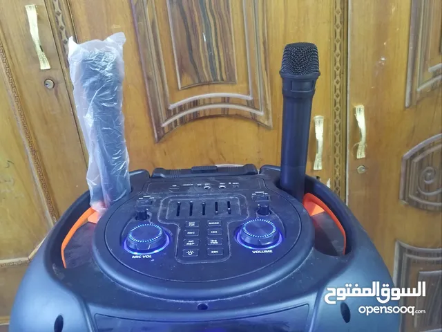 سماعة و مضخم صوت كبيرة السعر 100 الف