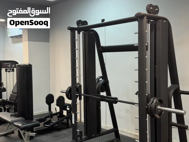 جيم رياضي للبيع في صحار بالكامل مع عقد الايجار  صالة رياضيه للبيع ، جم رياضي للبيع كل شي حديث