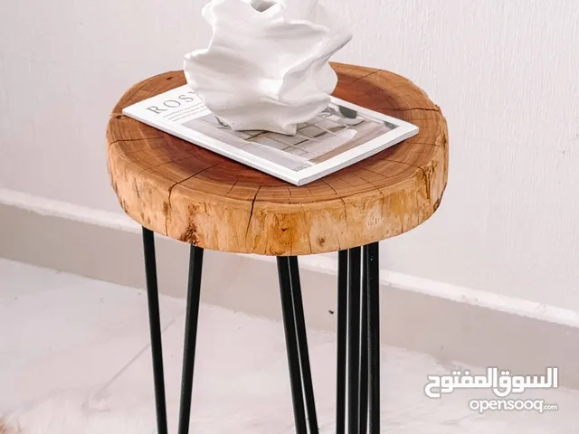 طاولة من الخشب الطبيعي ( النيم )