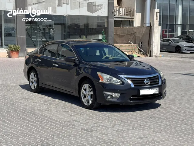 Nissan Altima 2015 (Blue)