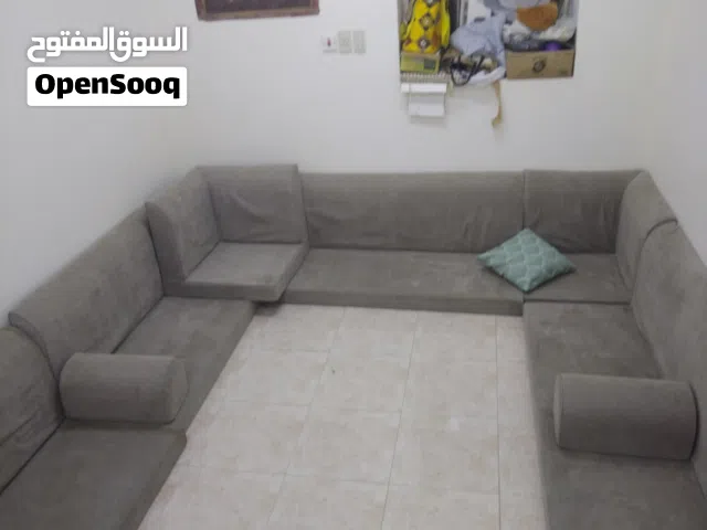 للبيع جالسه ارضيه با حاله جيدة