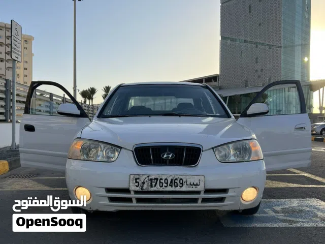 2002 هيونداي افانتي Standard