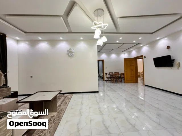 300 m2 4 Bedrooms Apartments for Rent in Sana'a Bayt Baws