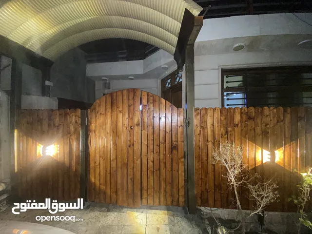 90m2 3 Bedrooms Townhouse for Sale in Baghdad Mansour