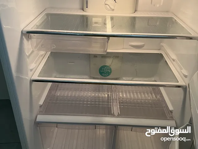 ثلاجه LG بحاله ممتازه للبيع