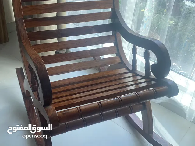 كرسي خشبي هزاز