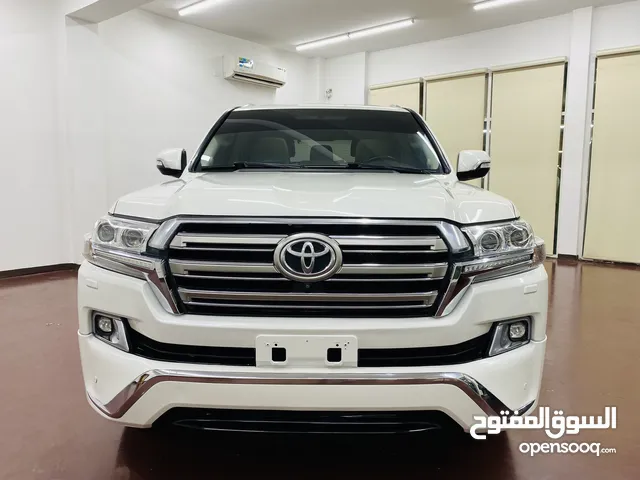 Toyota Land Cruiser 2018 in Sharjah
