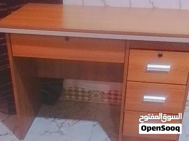 ميز ومثرامه وسنك مع ستان وقلايه همبركر وجنبر حديد