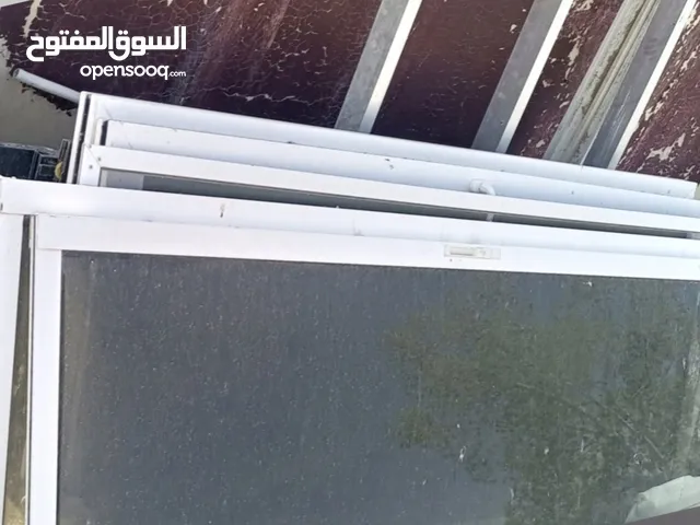 واجهات المنيوم متميزة عازلة للصوت بأفضل سعر منافس وافضل المواصفات زجاج مقوى قابل للاستعمال