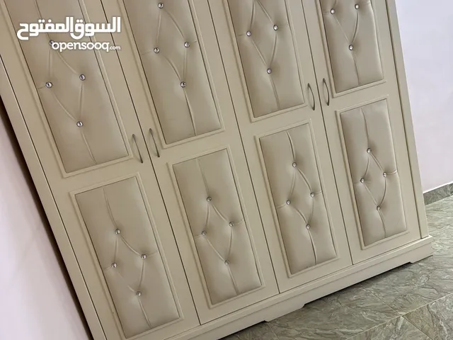 للبيع كبت وتسريحة