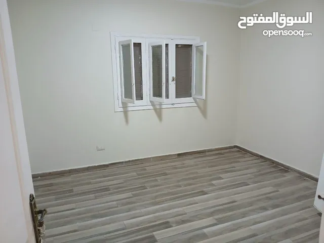 مكتب للايجار موقع مميز جدا بين الهرم وفيصل