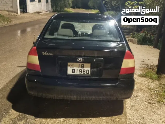 2000, هيونداي, فيرنا, Standard