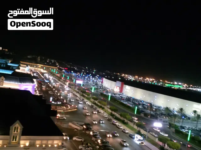 أخوكم من سكان الطائف وأدور على رزقي الحلال. عني: • معي رخصة قيادة خص