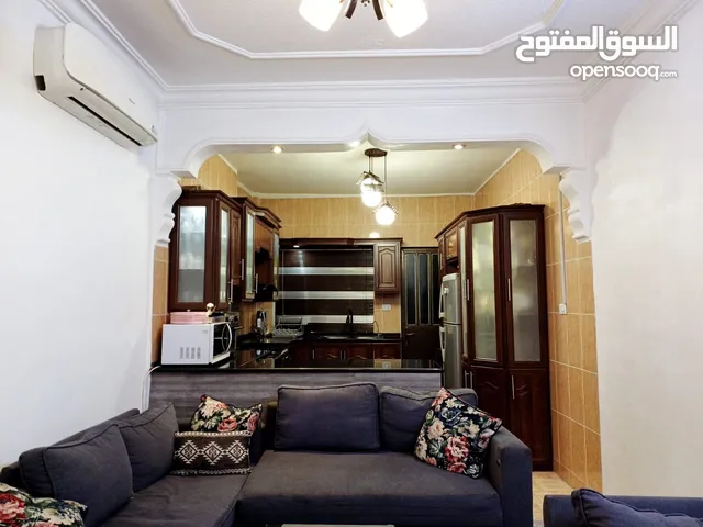 136m2 5 Bedrooms Apartments for Sale in Zarqa Al Autostrad