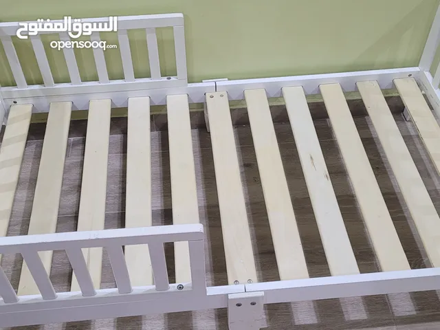 سرير مع مرتبة للأطفال من عمر 2 الى 8 سنوات جودة عالية جدا حجم 70×135